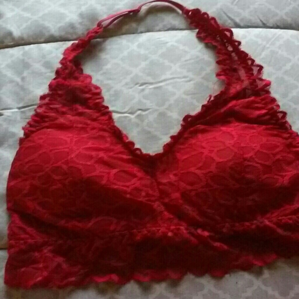 Lace. Deep Red Bartlett